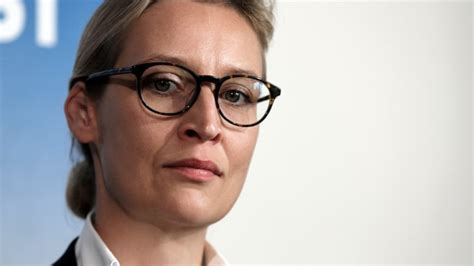 Video übernommen von alice weidel. Böblingen: Alice Weidel neue Vorsitzende der AfD Baden ...