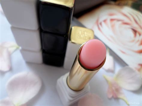 Увлажняющая и придающая объем помада бальзам Guerlain Kiss Kiss Roselip