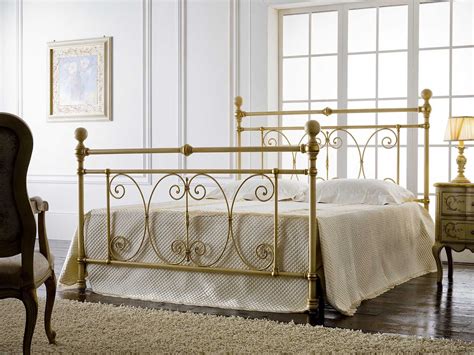 Lernen sie die wichtigsten vokabeln mit hilfe von vokabelkarten und spielen, um sich die wörter besser einzuprägen. Englisches Bett MIMOSA. Elegantes Design aus Schmiedeeisen ...
