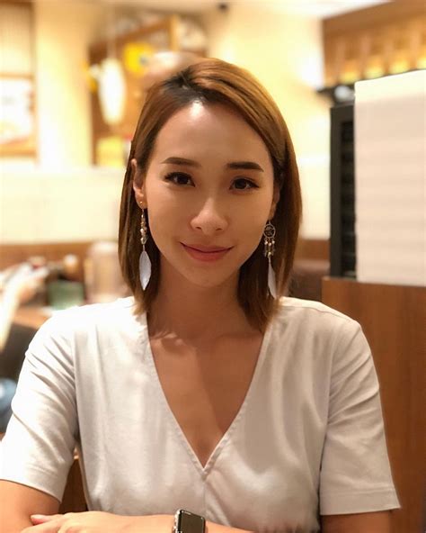 Jun 11, 2021 · 李旻芳 她特別感激老公黃耀英：「謝謝你替我負擔了很多的責任，謝謝你默默的承受着我因為照顧狗狗的無理取鬧，謝謝你從不計較我對狗狗和對你的雙重標準，謝謝你當公公婆婆（愛犬暱稱）離開時，都總會找時間來伴着我，給我肩膀支持着我，謝謝你愛我們。 李旻芳獲老公操刀影靚相 有一張相仲將事業線大解放! | 小眼睛看大娛樂 | 大娛樂家 - fanpiece