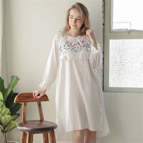 New Arrival Spring Autumn Women Princess Nightgowns Lady Royal Long Sleeve Floral White Pure