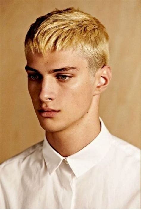 35 Simple But Trendy Short Blonde Haircut For Men With Images Mens