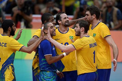 A seleção masculina de vôlei estreia hoje (23) contra a tunísia nos jogos olímpicos de tóquio de 2020. É OURO! Brasil vence Itália e é campeão no vôlei masculino ...
