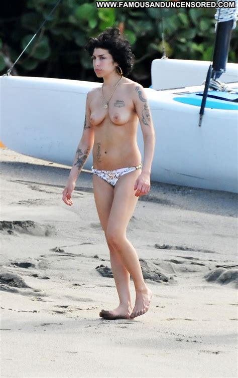 Amy Winehouse Celebrity Posing Hot Babe Celebrity Bikini Famous Posing
