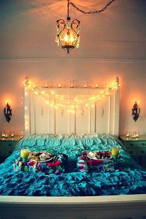 (c) 2009 universal republic records, a division of umg recordings, inc. 66 Inspiring ideas for Christmas lights in the bedroom