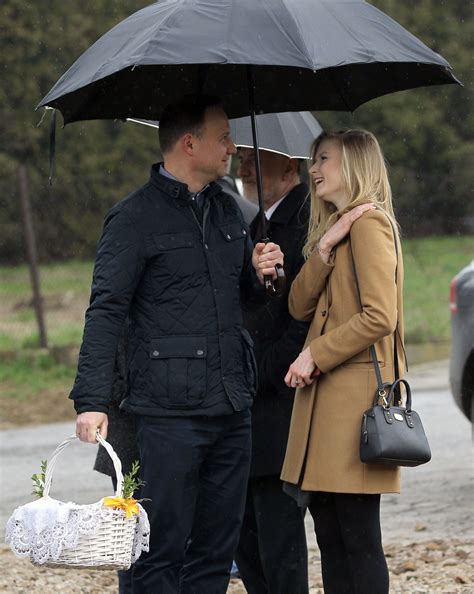 Visit rt to read news about andrzej duda. Andrzej Duda i Kinga Duda w kościele ze święconką