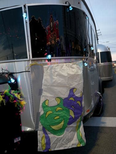 Airstream Rally Adds To Sights At Galveston Mardi Gras Local News The Daily News