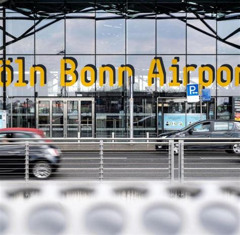 Dies liegt daran, dass die anzahl der viruspartikel zu beginn der erkrankung möglicherweise. Schnelltest Corona Köln - Drive-in für Corona-Tests bleibt auch über Weihnachten offen : Ein ...
