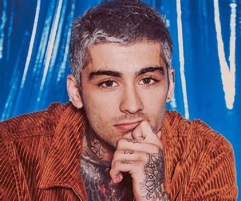 Zayn malik got surprisingly revealing during a march 17 interview as he discussed what surprises zayn malik dropped his new album nobody is listening and the lyrics have fans raising eyebrows. Zayn Malik Biography - Facts, Childhood, Family Life ...