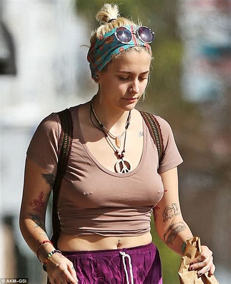 Paris Jackson Braless As Split With Babefriend Emerges Daily Mail Online