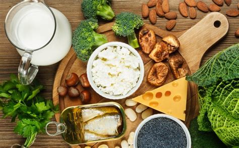 Jul 09, 2020 · il paradosso di mangiare troppo zucchero: 6 cibi che devi mangiare se hai il calcio basso | Alimenti ...