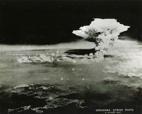 ملفfirestorm Cloud Over Hiroshima Near Local Noon Aug 6 1945