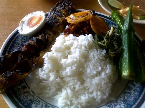 This is my version of nasi ayam kampung goreng. SUKASUKI HATI SAYA: Nasi Ayam Kampung