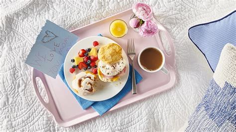 Tips For Creating A Mother S Day Breakfast In Bed Pillsbury Com