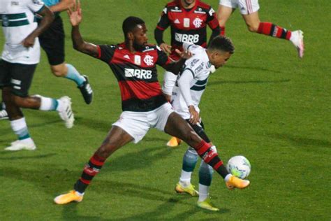 Aqui você aprende como assistir a flamengo x coritiba ao vivo, online e grátis. Flamengo x Coritiba: Saiba onde assistir ao vivo e online