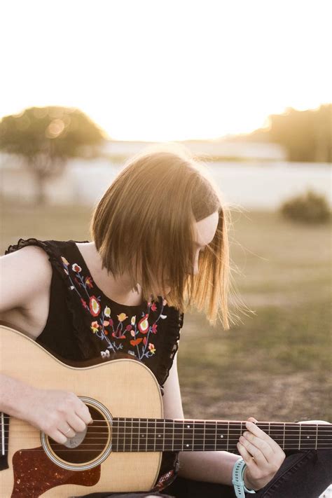 Woman Playing Acoustic Guitar Woman Playing Guitar Girl Pic With