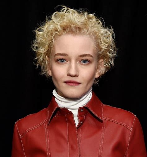 Updated Julia Garner Wiki Age Height Husband Biography Images Images