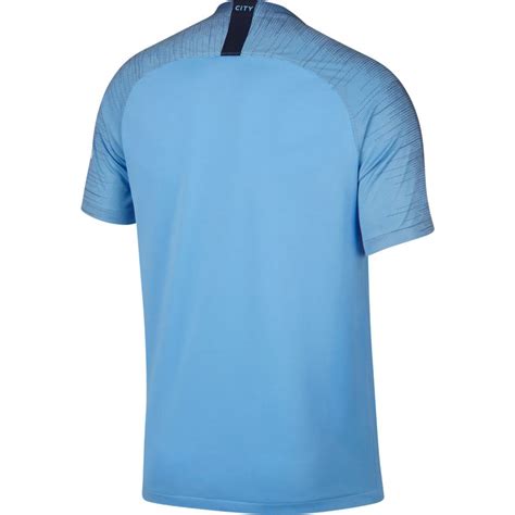 Dabei bieten wir dir nicht „irgendein trikot von manchester city an, sondern du kannst jetzt bereits das aktuelle manchester city trikot 2020 bestellen, das die spieler in der bald beginnenden saison. Manchester City Trikot 2018-19