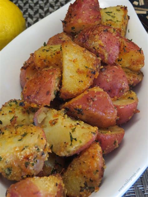 Ingredients ingredients 8 red potatoes with skins on, scrubbed and diced 3 tablespoons of olive oil 1 1/2 tablespoons of paprika 3/4 tablespoon of garlic powder 1/2 tablespoon of salt 1/4 tablespoon of pepper 1/4 cup of grated parmesan cheese steps heat your griddle to high heat and cover the. Garlic Parmesan Roasted Baby Red Potatoes | Recipes ...