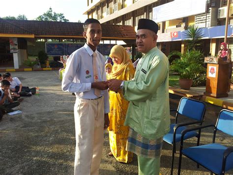 The next nearest town is muar which is 50 km (30 miles) northwest of batu pahat. Portal Rasmi SMK Taman Selesa Jaya | JEA1062