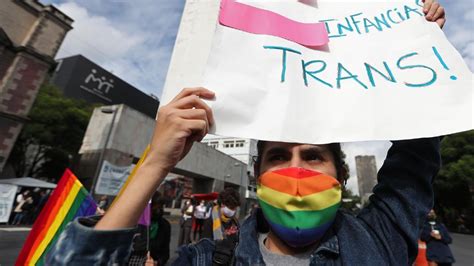 Activistas exigen la aprobación de Ley de Infancias Trans en CDMX