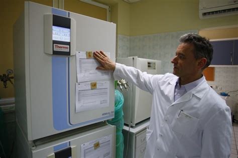 Pasażerowie w poznaniu nie dostaną się na perony kolejowe od strony dworca zachodniego. In vitro przy Polnej. "To jest szpital, tu nie ma polityki ...