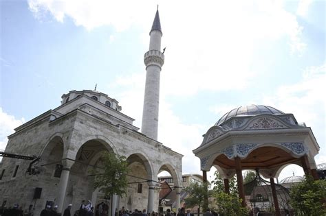 Bosnias War Battered Mosques Rise From Ashes Daily Sabah