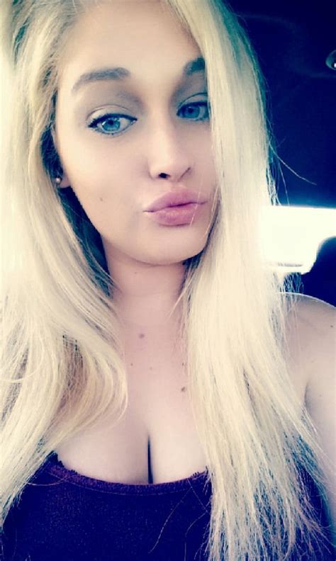 Cute Girls Taking Car Selfies 34 Photos Thechive