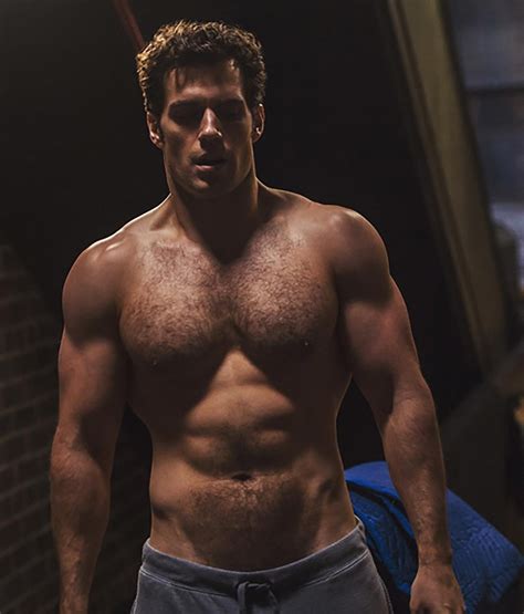 Henry Cavill Posted His First Shirtless Photo On Instagram Stop What You Re Doing And Look