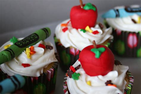These tiny food puzzles are almost real enough to eat and feature everything from broccoli to a hot dog. Preschool cupcakes | Cupcakes, Cute little things, Food