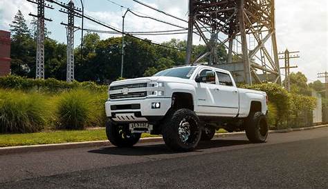 White Chevy Silverado on Fuel Offroad Wheels Gets a Great Lift Kit