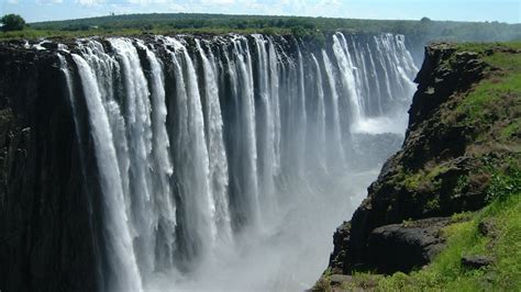The Worlds Most Beautiful And Dangerous Waterfalls Amazing Waterfalls