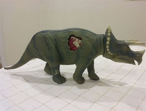 1993 Kenner Jurassic Park Triceratops Dinosaur Figure W Wound Ebay