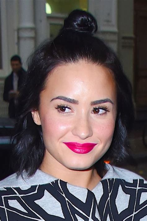 Demi Lovatos Hairstyles And Hair Colors Steal Her Style