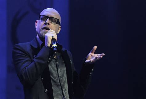 Determinante, agli inizi del 2000, è l'incontro che mario biondi fa con chicco capiozzo, figlio di giulio, leggendario. Mario Biondi: "Ho scoperto che diventerò padre per la nona ...