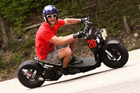 On the ruckus forum people mentioned the bike stock gets to close to 50mph which is entirely untrue. Honda Ruckus Yoshimura Race TRC Carbon Full Exhaust - MNNTHBX