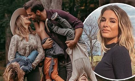 Jessie James Decker And Husband Eric Share A Sweet Kiss As They Hold