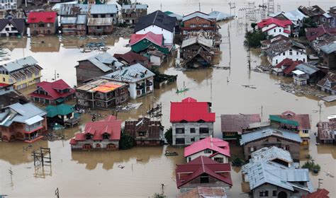 rescuers scramble to save thousands trapped in kashmir floods nbc news