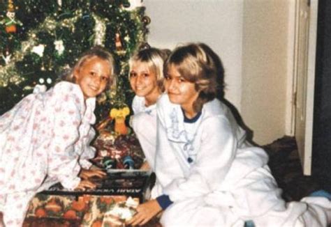 Karla Homolka In The Middle As A Child With Her Sisters R