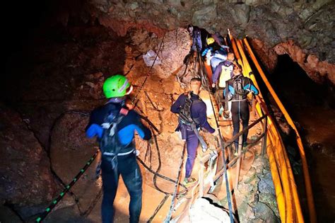 Neue Rettungsaktion In Thailand Wohl Vier Weitere Jungen Aus Höhle Gerettet Panorama