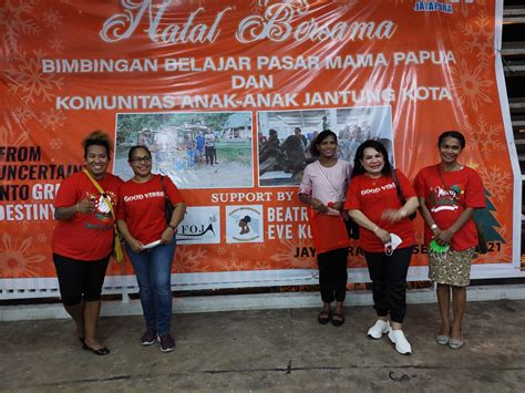 Berbagi Kasih Cendekiawan Perempuan Papua Rayakan Natal Bersama