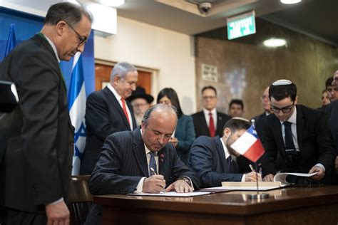 Presidente Sostiene Audiencia Con El Primer Ministro De Israel Prensa