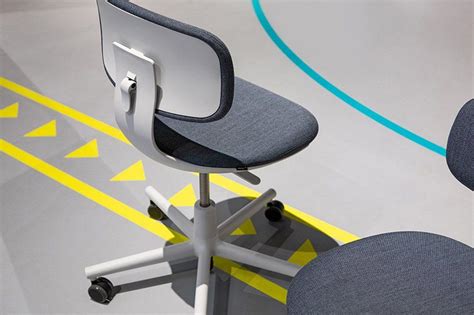 It provides a high level of immediate comfort with a minimal number of adjustments. konstantin grcic designs VITRA rookie chair for immediate ...