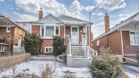 Keele St And Eglinton Ave W Toronto On M6m 3r8 2 Bedroom House For