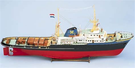 Rc Zwarte Zee Tug Boat Ready To Run The Scale Modeler Trains