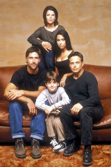 Its Baaaack Party Of Five Scores Reboot At Freeform En 2020 Series