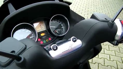 The beverley range of piaggio mp3 scooters has additional features including enhanced braking, electronic injection, and, in some cases, even satellite navigation. Piaggio MP3 500 LT Business-11 Roller/Scooter Anleitung ...