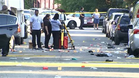 Washington Dc Shooting Leaves 1 Dead About 20 Injured Los