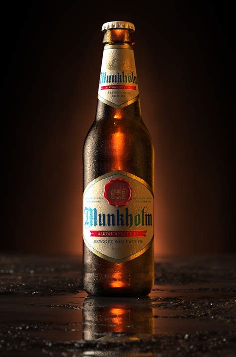 3d Munkholm Beer Bottle Advertising Imagery On Behance
