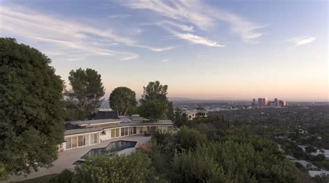 Elvis Presley S Former Beverly Hills Estate Lists For 30 Million